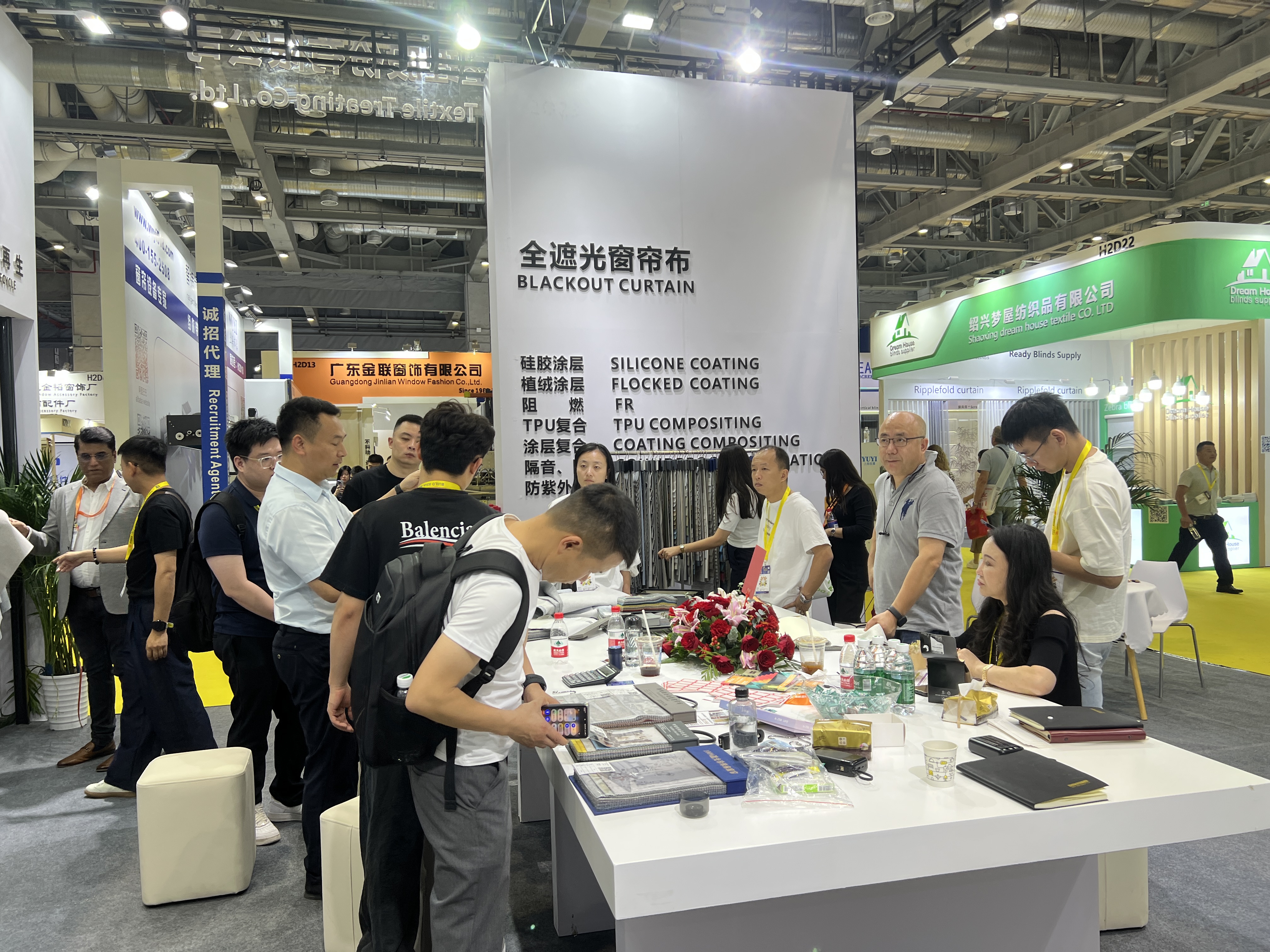 Changsheng TextileはR+T Asia 2025を成功裏に締めくくり、ブラックアウトカーテンファブリック製造における専門知識を強化します